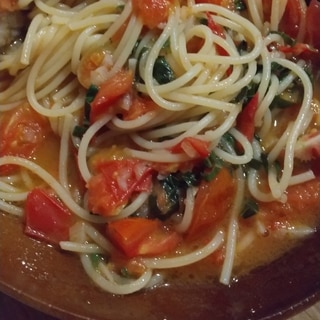 たっぷりトマトとしらすのスパゲティ